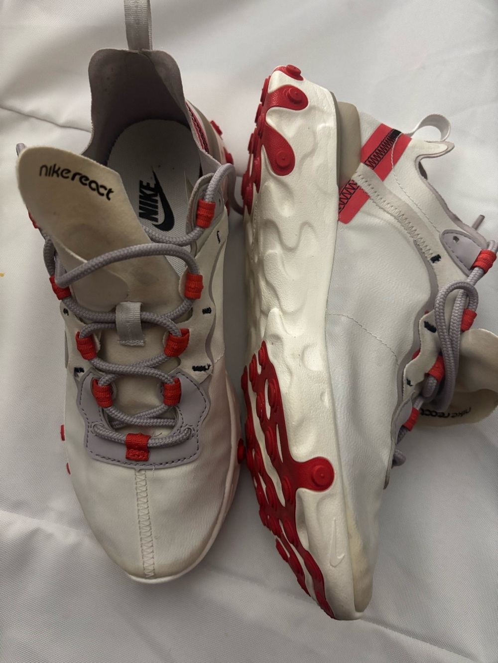 Nike React Element women’s Running Shoe Red White size 8